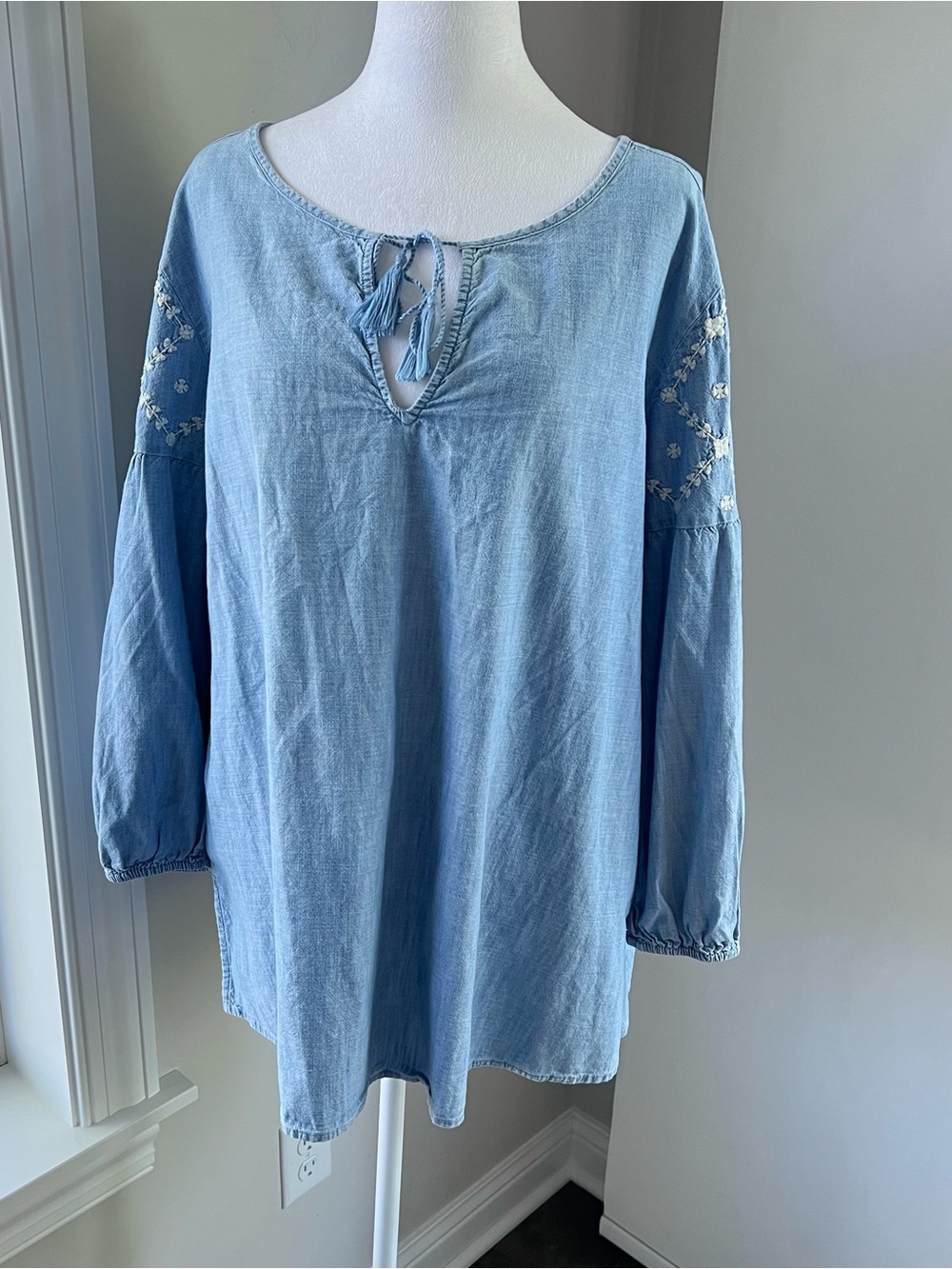Old navy chambray embroidered boho tunic balloon long sleeves size XL